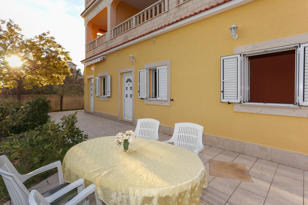 Apartments Meri Seget Vranjica Kültér fotó